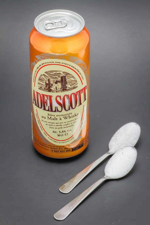 1 Adelscott de 50cl contient 1,8 cuil. à café de sucre soit 9g