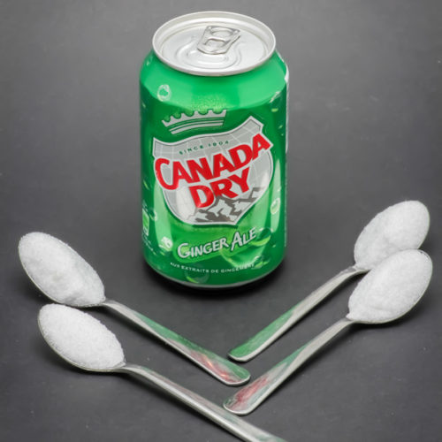 1 canette de 33cl de Canada Dry contient 3,7 cuil. à café de sucre