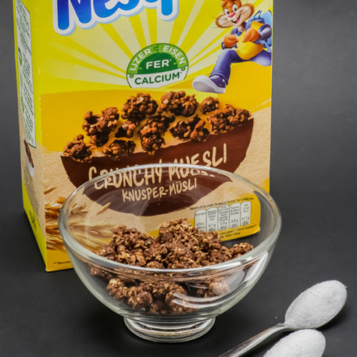 45g de crunchy muesli Nesquik contiennent près de 1,9 cuil. à café de sucre