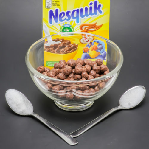 30g de céréales Nesquik sans lait contiennent 1,5 cuil. à café de sucre