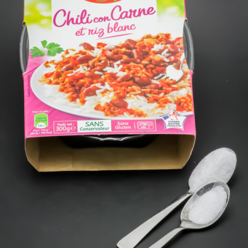 1 barquette de chili con carne Fleury Michon contient 1,1 cuil. à café de sucre