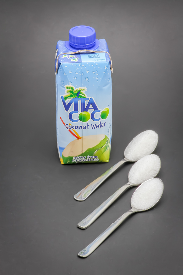 33cl de coconut water de Vita Coco contiennent 2,6 cuil. à café de sucre