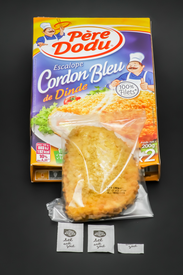 1 escalope cordon bleu de dinde Père Dodu contient 2,25 dosettes de sel soit 1,8g