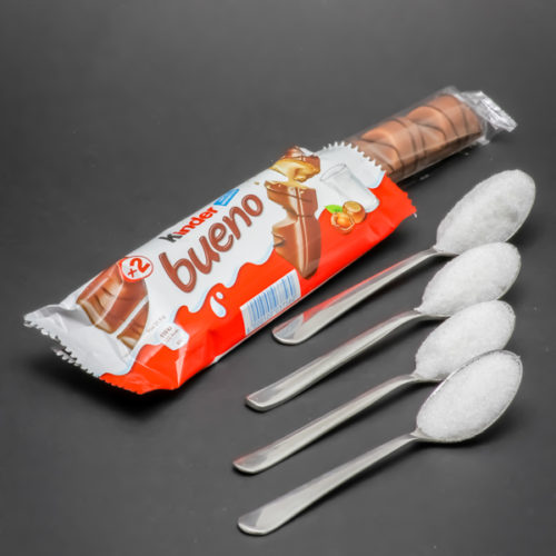 1 sachet de 2 Kinder Bueno contient 3,6 cuil. à café de sucre