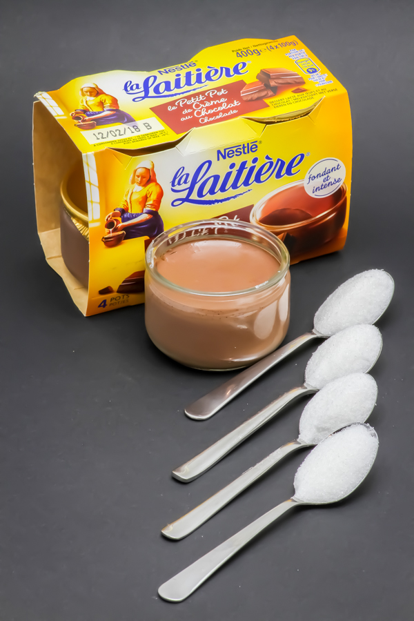 1 petit pot de crème au chocolat La Laituère contient 3,6 cuil. à café de sucre