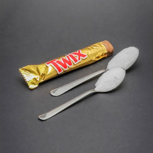 1 mini Twix contient près de 2 cuil. à café de sucre