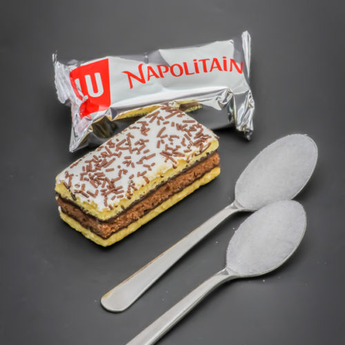 1 Napolitain l'original contient 2 cuil. à café de sucre soit 10g
