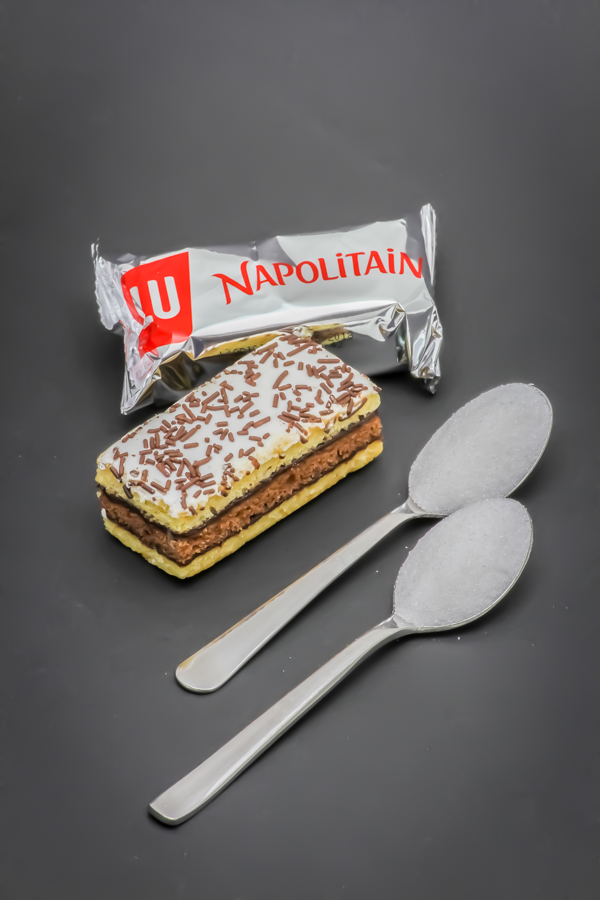1 Napolitain l'original contient 2 cuil. à café de sucre soit 10g