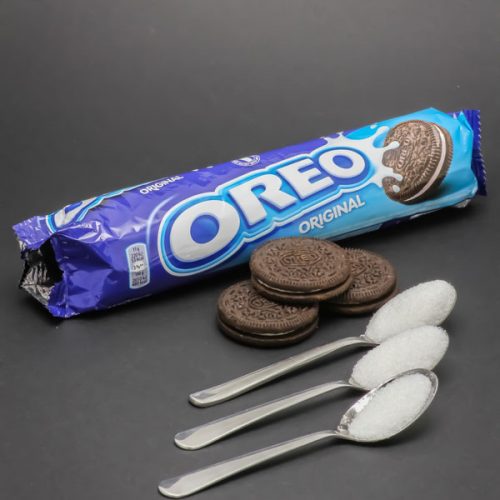 3 Oreo contiennent 2,5 cuil. à café de sucre