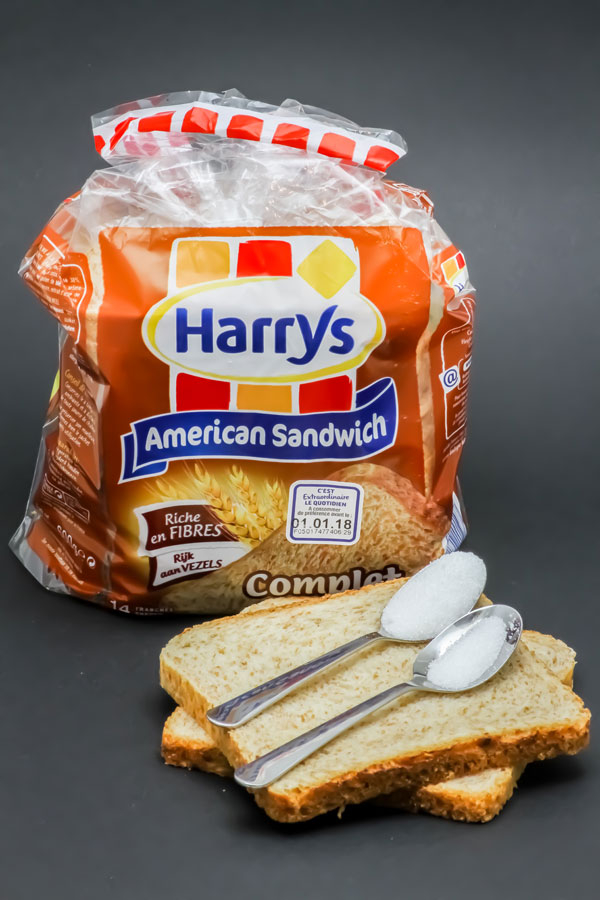 2 tranches de pain de mie complet Harrys contiennent 1,2 cuil. à café de sucre