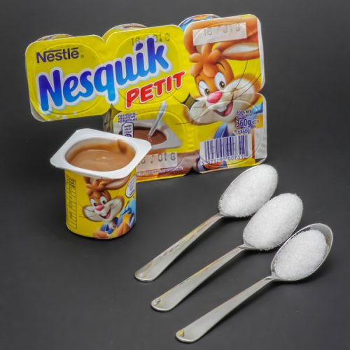 1 petit Nesquik contient près de 2,7 cuil. à café de sucre
