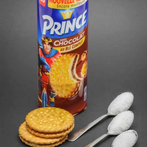 2 biscuits Prince de Lu contiennent 2,6 cuil. à café de sucre