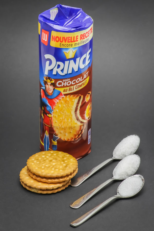 2 biscuits Prince de Lu contiennent 2,6 cuil. à café de sucre