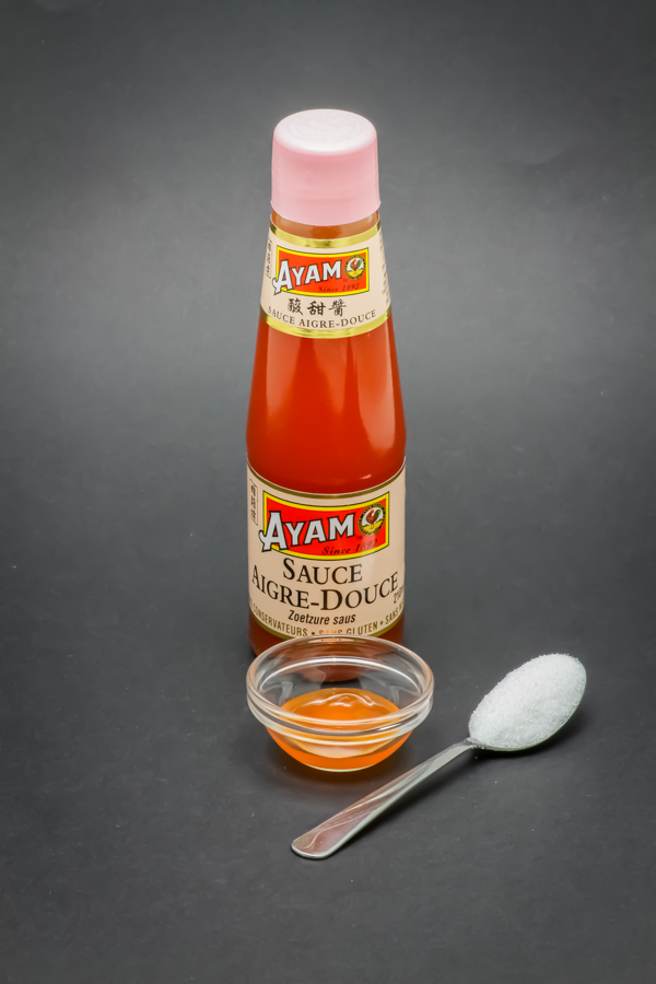 10g de sauce Aigre-Douce Ayam contiennent presque 1 cuil. à café de sucre