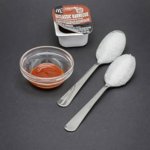 1 petit pot de sauce barbecue McDonald's contient de 1,8 cuil. à café de sucre