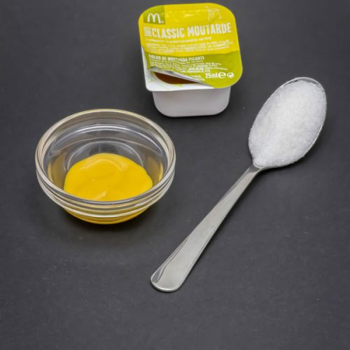 1 petit pot de sauce moutarde McDonald's contient de 1 cuil. à café de sucre