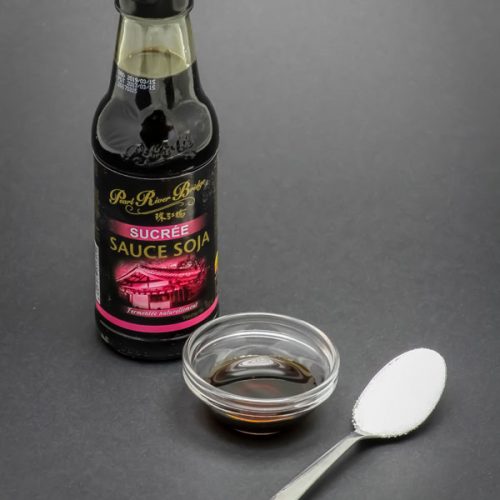 10g de sauce soja sucrée contiennent presque 1 cuil. à café de sucre soit 4,9g