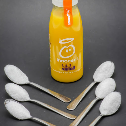 1 smoothie mangue & fruit de la passion Innocent de 25cl contient 5,6 cuil. à café de sucre