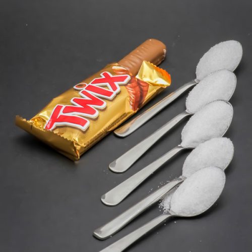 1 Twix 2 barres contient de 4,9 cuil. à café de sucre