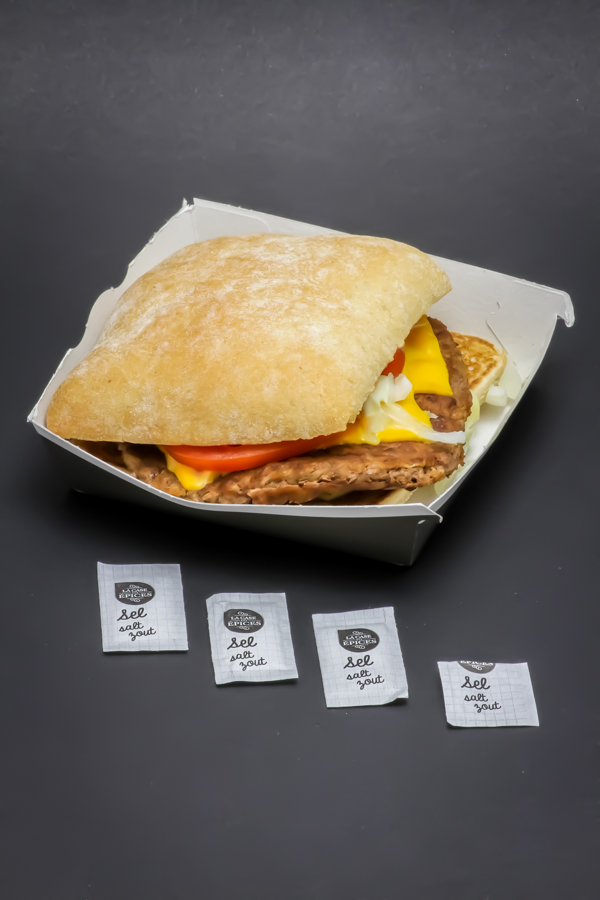 1 280° original de McDonald's contient 3,62 dosettes de sel soit 2,9g