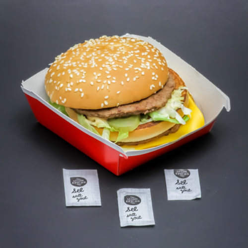 1 Big Mac de McDonald's contient 2,75 dosettes de sel soit 2,2g