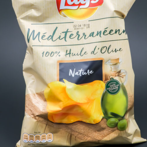 1 sachet de chips méditerranéenne Lay's de 130g contient 2,8 dosettes de sel soit 2,21g