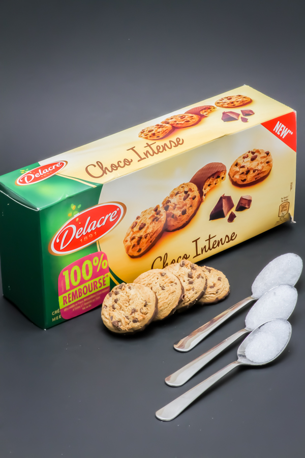 4 biscuits Choco Intense Delacre contiennent 2,1 cuil. à café de sucre soit 10,8g