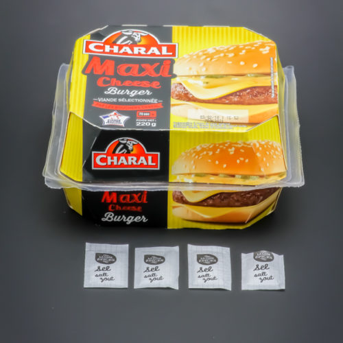 1 maxi cheese burger Charal contient 3,8 dosettes de sel soit 3,04g