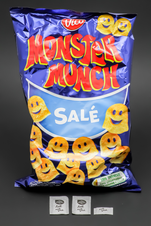 1 sachet de Monster Munch de Vico contient 2,3 dosettes de sel soit 1,8g