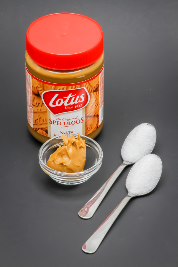25g de pâte speculoos Lotus contiennent 1,8 cuil. à café de sucre soit 9,2g