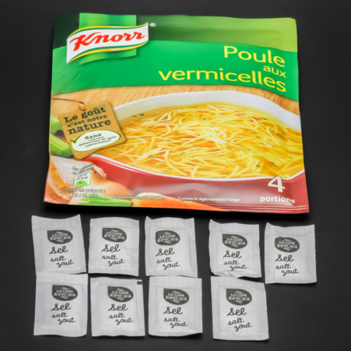 1 sachet de poule aux vermicelles Knorr contient 9 dosettes de sel soit 7,2g