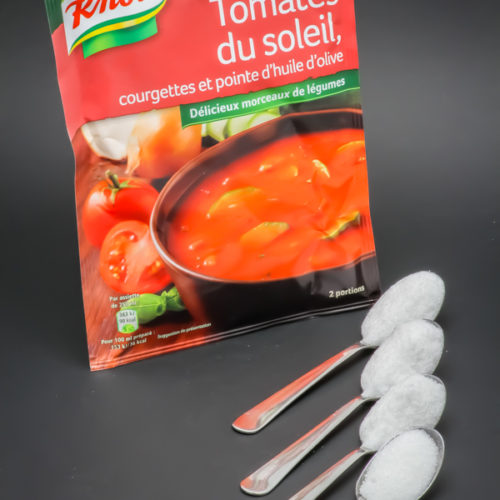 1 sachet de soupe tomates du soleil Knorr contient 3,4 cuil. à café de sucre soit 17g