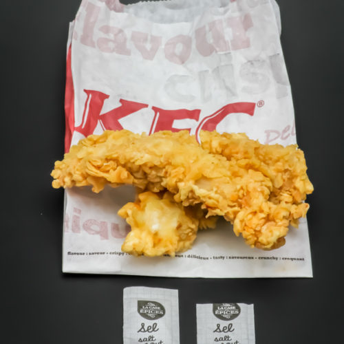 2 tenders KFC contiennent 1,8 dosettes de sel soit 1,4g