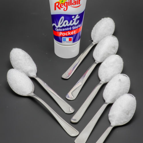1 tube de lait concentré sucré pocket Régilait contient 6,7 cuil. à café de sucre soit 33,6g