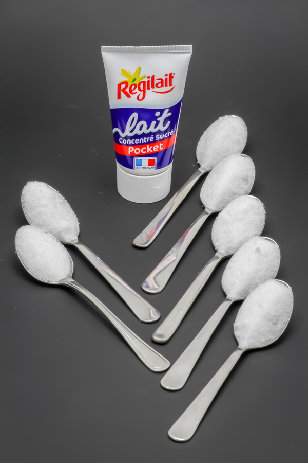 1 tube de lait concentré sucré pocket Régilait contient 6,7 cuil. à café de sucre soit 33,6g