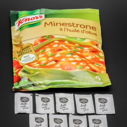 1 sachet de Minestrone Knorr (4 portions) contient 9 dosettes de sel soit 7,2g