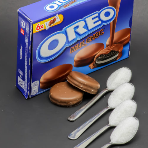 2 Oreo Milk Choc contiennent 3,9 cuil. à café de sucre soit 19,5g