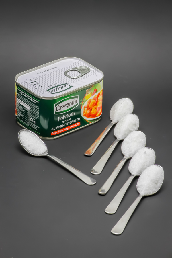 1 boite de poivrons cuisinés Cassegrain contient 5,2 cuil. à café de sucre soit 26,2g