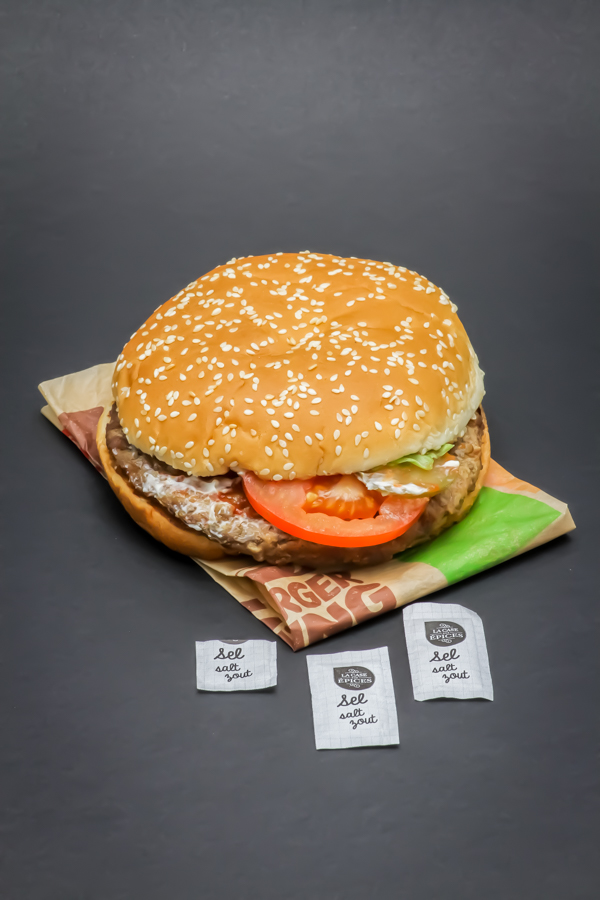 1 Wooper de Burger King contient 2,6 dosettes de sel soit 2,1g