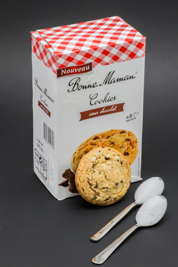 1 cookie coeur chocolat Bonne Maman contient 2 cuil. à café de sucre soit 10g
