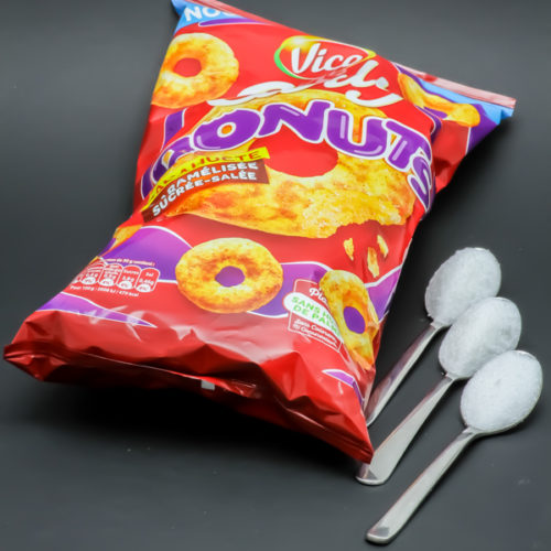 1 sachet de Curly Donuts de Vico contient 2,5 cuil. à café de sucre soit 12,7g