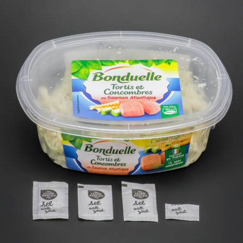 1 barquette de tortis et concombre au saumon Bonduelle contient 3,4 dosettes de sel soit 2,7g