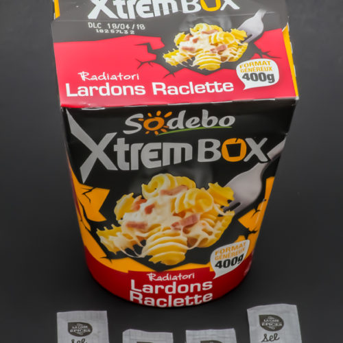 1 XtremBox lardons raclette Sodebo contient 4 dosettes de sel soit 3,2g