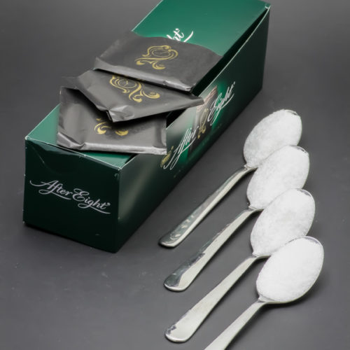 3 After Eight de Nestlé contiennent 3,45 cuil. à café de sucre soit 17,25g