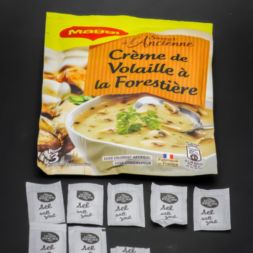 1 sachet de crème de volaille à la forestière Maggi pour 3 contient 7,5 dosettes de sel soit 6g