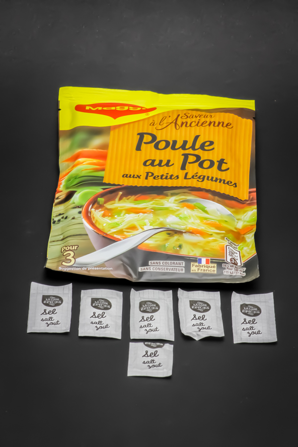 1 sachet de Poule au Pot pour 3 Maggi contient 5,6 dosettes de sel soit 4,5g