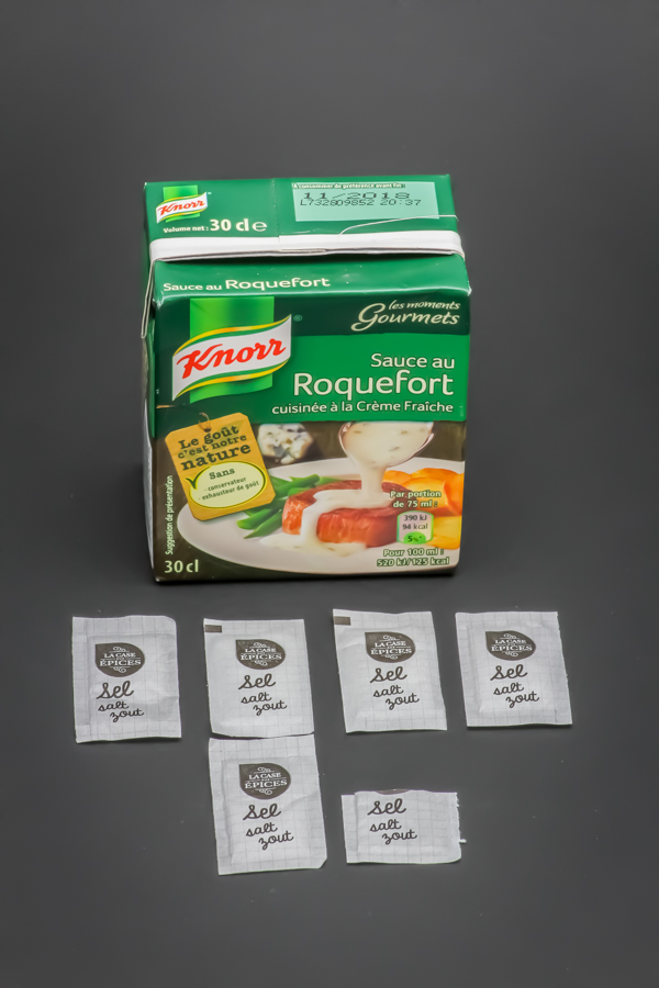 1 briquette de sauce au roquefort de 30cl Knorr contient 5,6 dosettes de sel soit 4,5g