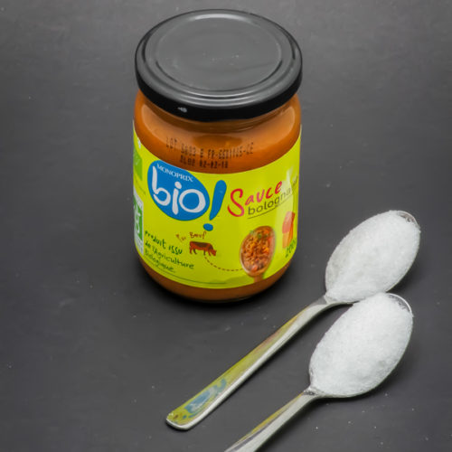 1 pot de sauce bolognaise bio Monoprix de 200g contient 2 cuil. à café de sucre soit 10g