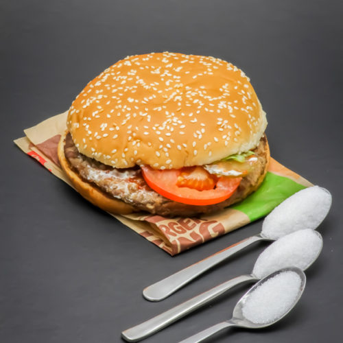 1 Whopper de Burger King contient 2,3 cuil. à café de sucre soit 11,5g