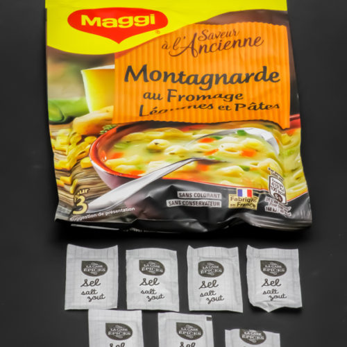 1 sachet de Montagnarde au fromage Maggi pour 3 contient 6,75 dosettes de sel soit 5,4g